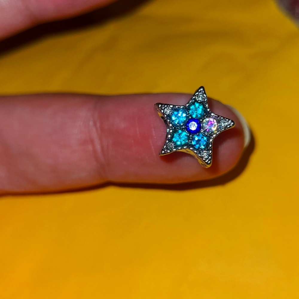 Star Charm ❤️ - Picture 3 of 5